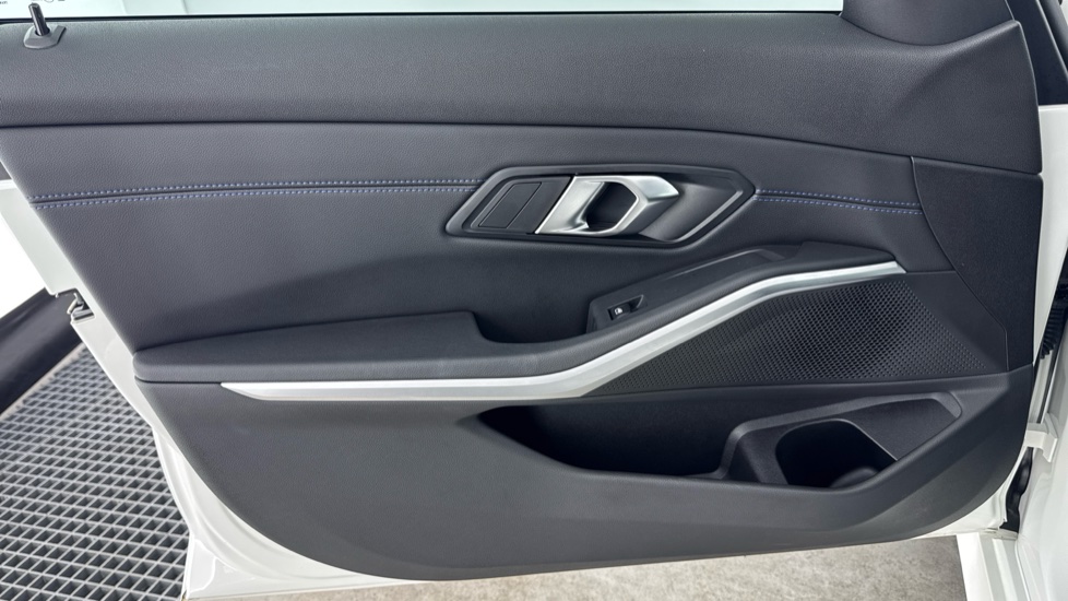 BMW 3 Series 320i M Sport 4dr Step Auto [Pro Pack] Petrol Saloon - Image 36