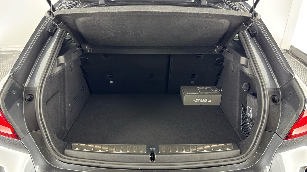 BMW 1 Series 118i M Sport 5dr Petrol Hatchback - Image 13