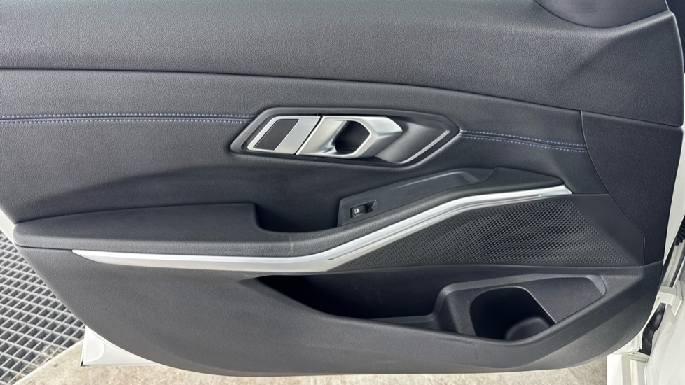 BMW 3 Series 320i M Sport 4dr Step Auto Petrol Saloon - Image 31