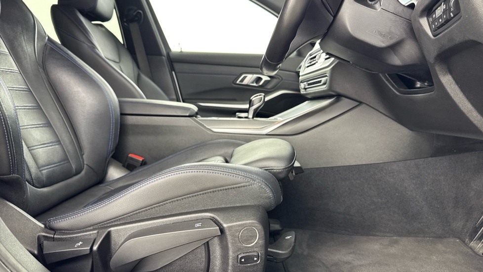 BMW 3 Series 320i M Sport 4dr Step Auto Petrol Saloon - Image 41