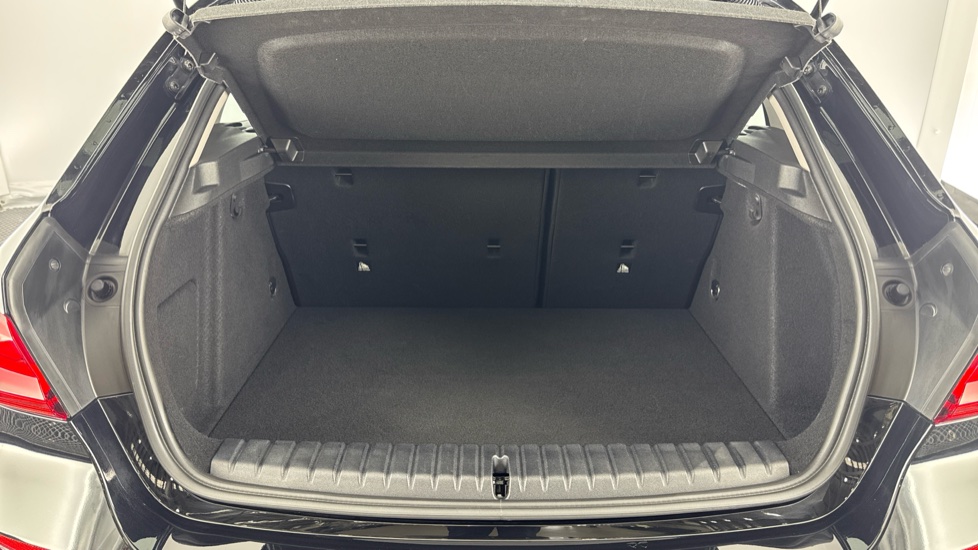 BMW 1 Series 118i Sport 5dr Petrol Hatchback - Image 13