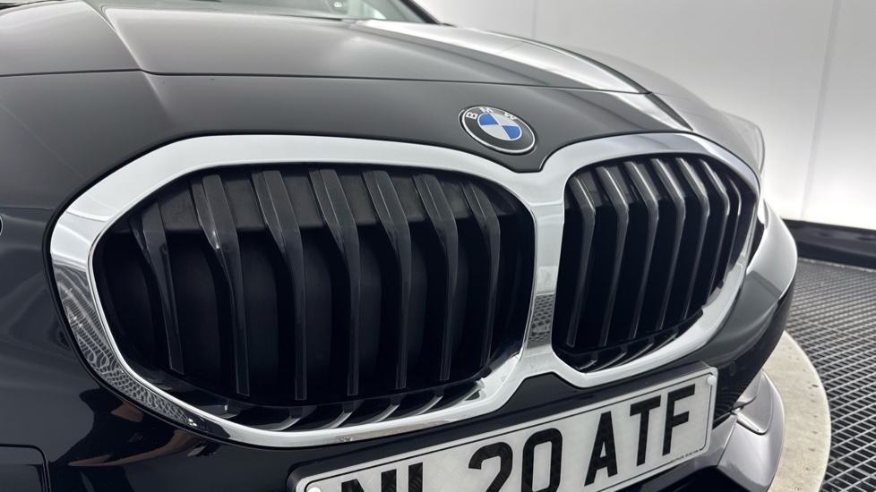 BMW 1 Series 118i Sport 5dr Petrol Hatchback - Image 29