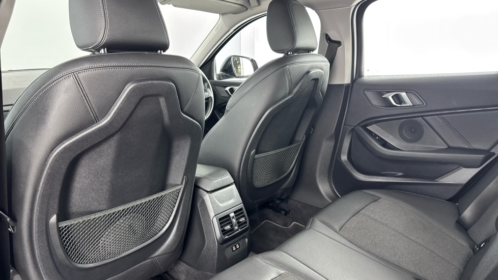 BMW 1 Series 118i Sport 5dr Petrol Hatchback - Image 33
