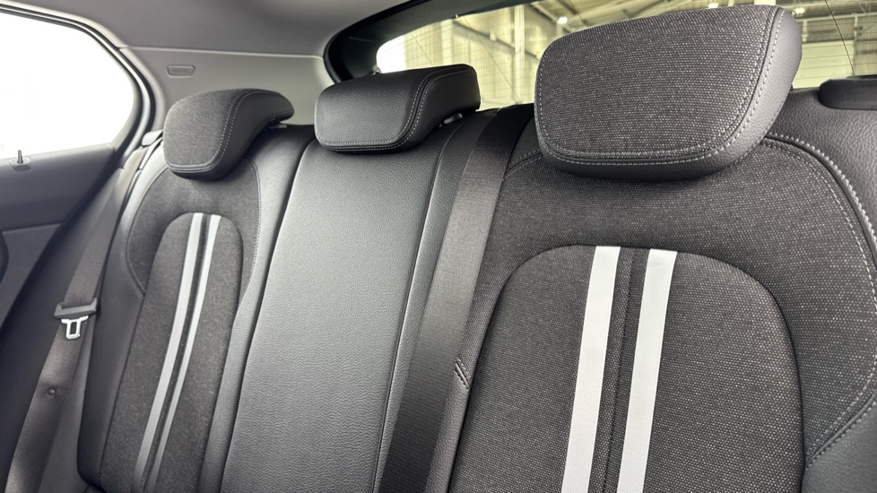 BMW 1 Series 118i Sport 5dr Petrol Hatchback - Image 36