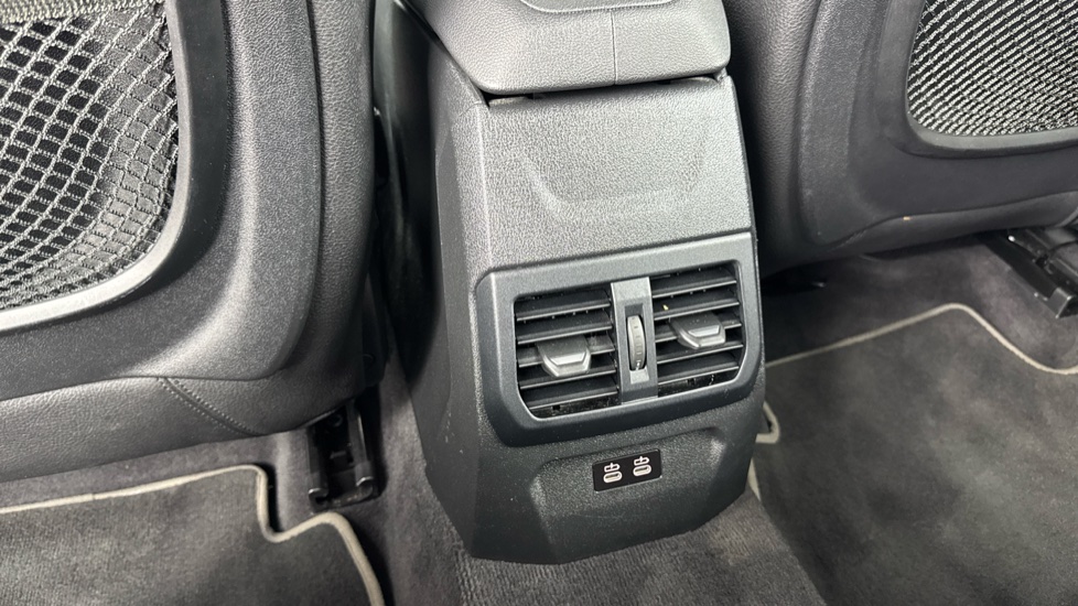 BMW 1 Series 118i Sport 5dr Petrol Hatchback - Image 37