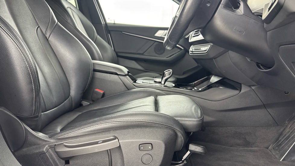 BMW 1 Series 118i [136] M Sport 5dr Step Auto [LCP] Petrol Hatchback - Image 40
