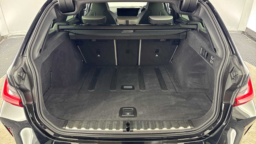 BMW M3 xDrive Competition M 5dr Step Auto Petrol Estate - Image 13