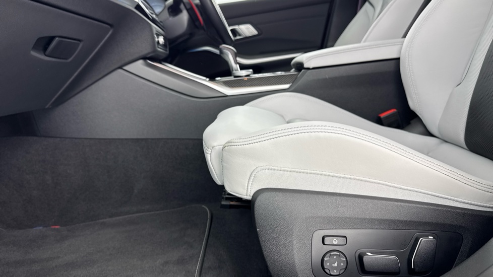 BMW M3 xDrive Competition M 5dr Step Auto Petrol Estate - Image 37