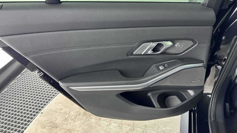 BMW M3 xDrive Competition M 5dr Step Auto Petrol Estate - Image 40