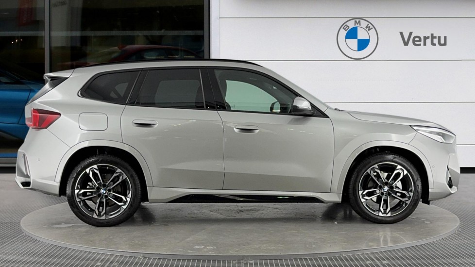 BMW iX1 150kW eDrive20 M Sport 65kWh 5dr Auto Electric Estate - Image 3