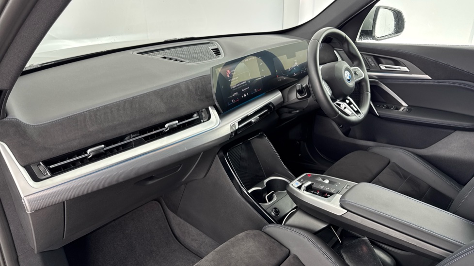 BMW iX1 150kW eDrive20 M Sport 65kWh 5dr Auto Electric Estate - Image 7