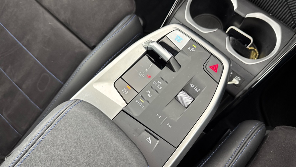 BMW iX1 150kW eDrive20 M Sport 65kWh 5dr Auto Electric Estate - Image 10