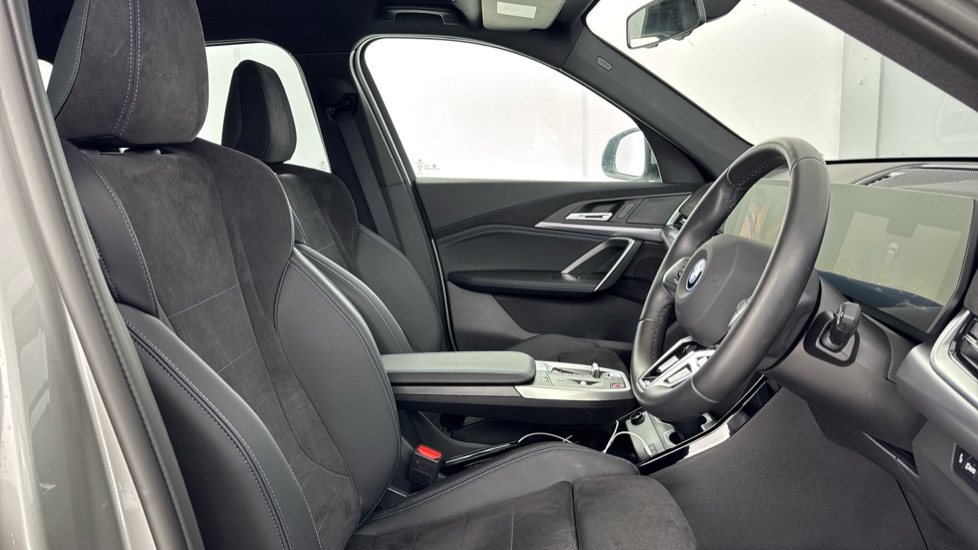 BMW iX1 150kW eDrive20 M Sport 65kWh 5dr Auto Electric Estate - Image 11
