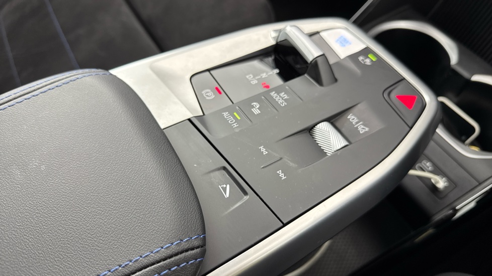 BMW iX1 150kW eDrive20 M Sport 65kWh 5dr Auto Electric Estate - Image 19