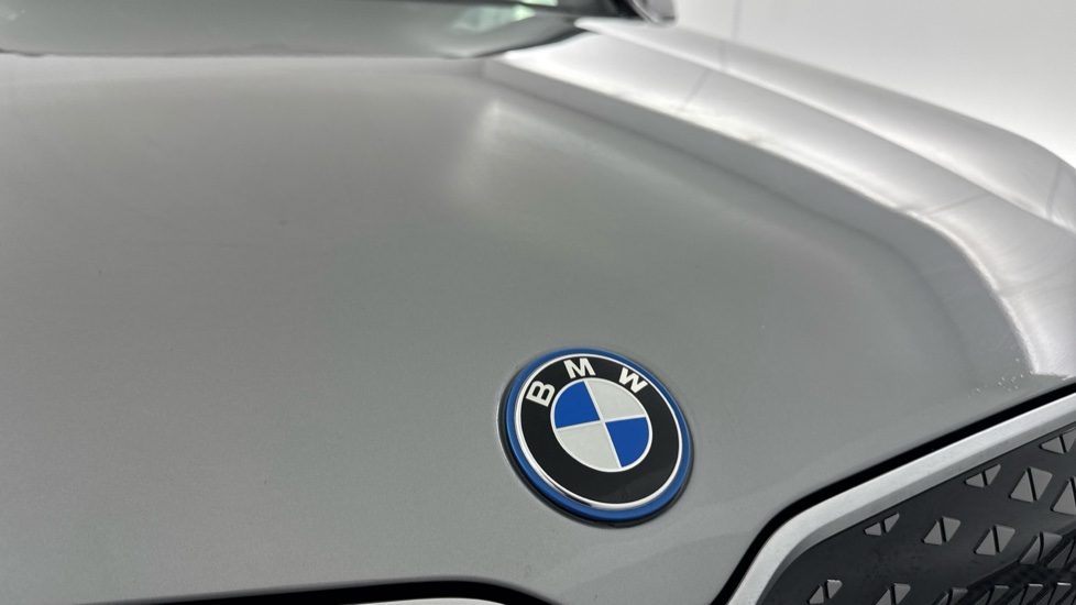 BMW iX1 150kW eDrive20 M Sport 65kWh 5dr Auto Electric Estate - Image 22