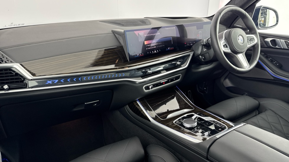BMW X7 xDrive40i MHT M Sport 5dr Step Auto Petrol Estate - Image 7