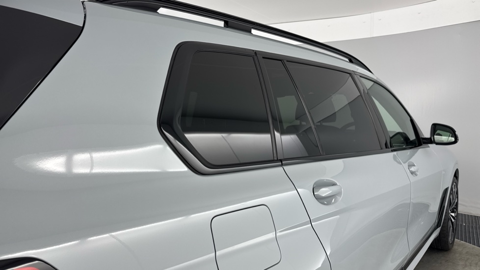 BMW X7 xDrive40i MHT M Sport 5dr Step Auto Petrol Estate - Image 30