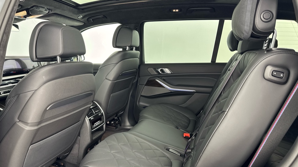 BMW X7 xDrive40i MHT M Sport 5dr Step Auto Petrol Estate - Image 39