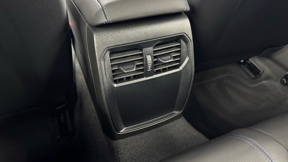 BMW 2 Series M240i xDrive 2dr Step Auto Petrol Coupe - Image 39