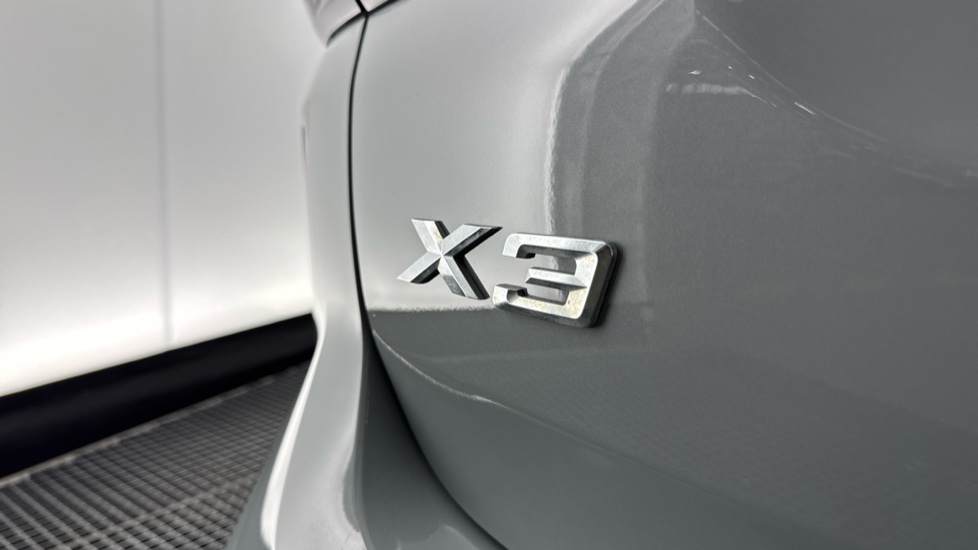 BMW X3 xDrive 30e M Sport 5dr Auto Estate - Image 26