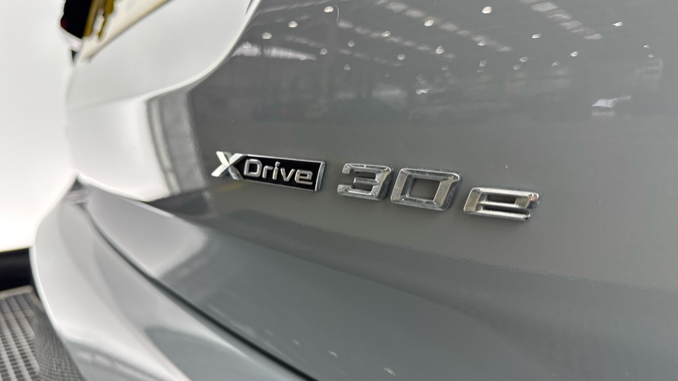 BMW X3 xDrive 30e M Sport 5dr Auto Estate - Image 27