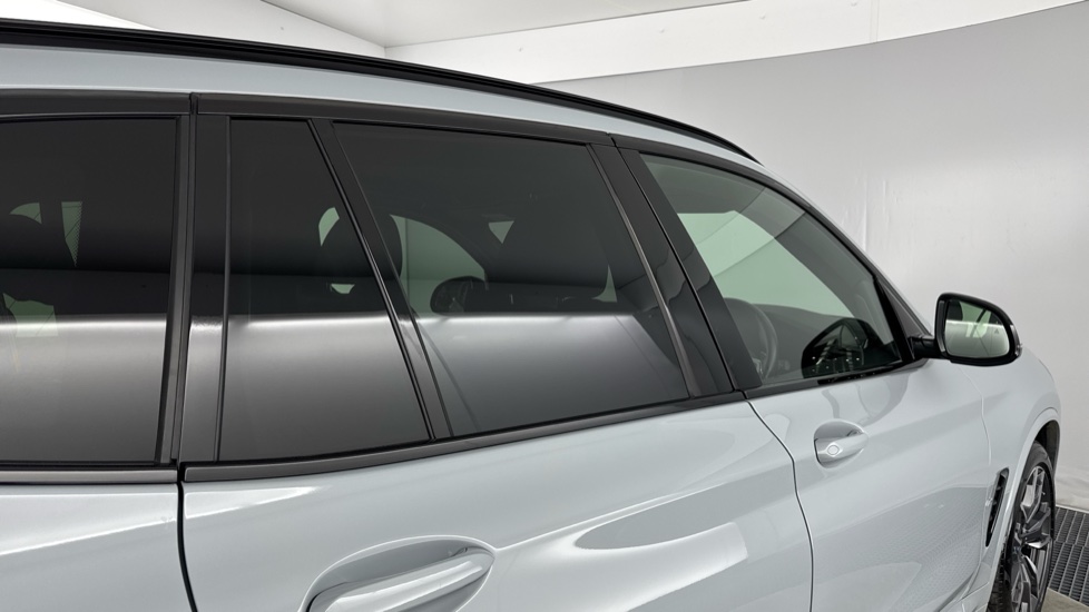 BMW X3 xDrive 30e M Sport 5dr Auto Estate - Image 33