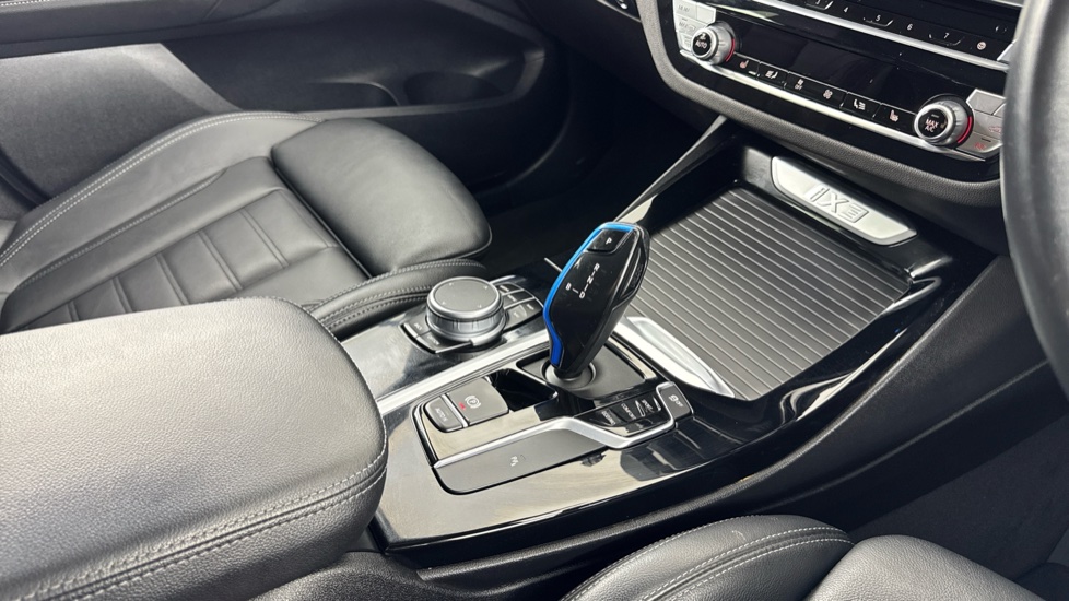 BMW X3 210kW Premier Edition 80kWh 5dr Auto Electric Estate - Image 10