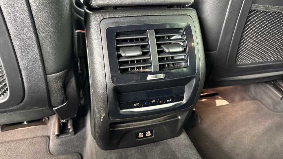 BMW X3 210kW Premier Edition 80kWh 5dr Auto Electric Estate - Image 44