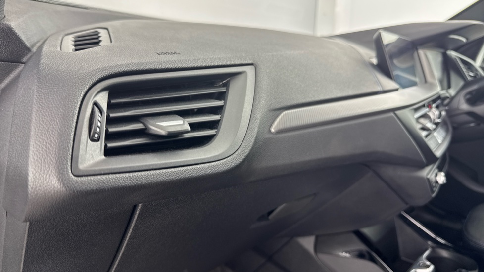 BMW 2 Series 218i [136] M Sport 4dr Petrol Saloon - Image 32
