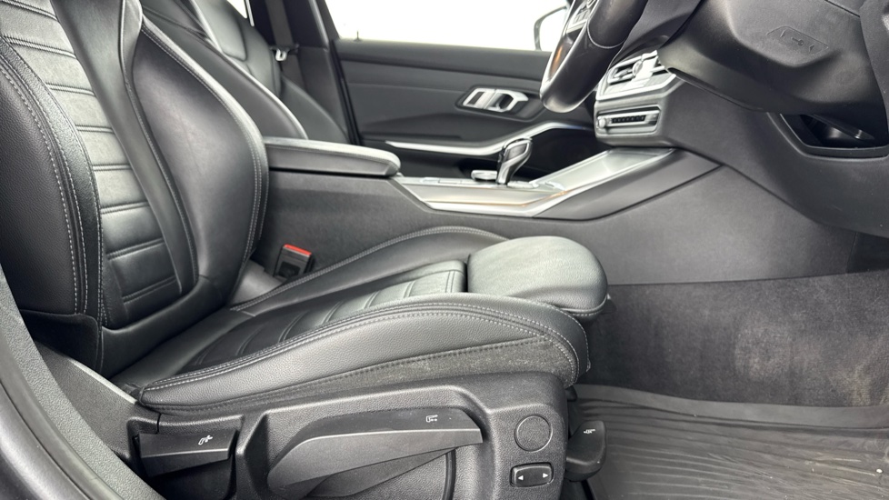 BMW 3 Series 330e M Sport 5dr Step Auto Estate - Image 42