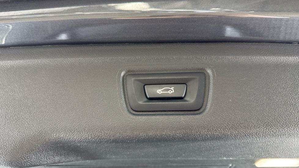 BMW 3 Series 330e M Sport 5dr Step Auto Estate - Image 59