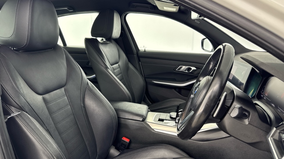 BMW 3 Series 320i M Sport 4dr Step Auto Petrol Saloon - Image 11