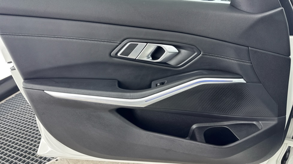 BMW 3 Series 320i M Sport 4dr Step Auto Petrol Saloon - Image 32