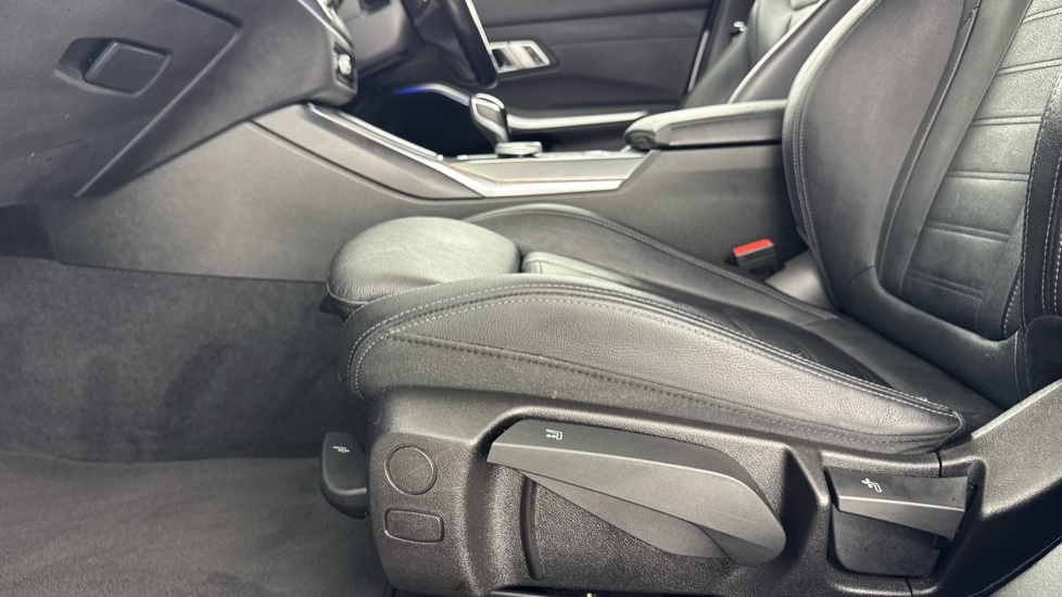 BMW 3 Series 320i M Sport 4dr Step Auto Petrol Saloon - Image 33