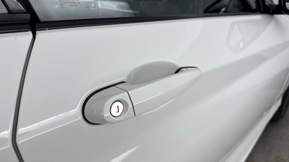 BMW 2 Series 218i M Sport 2dr [Nav] Petrol Coupe - Image 27