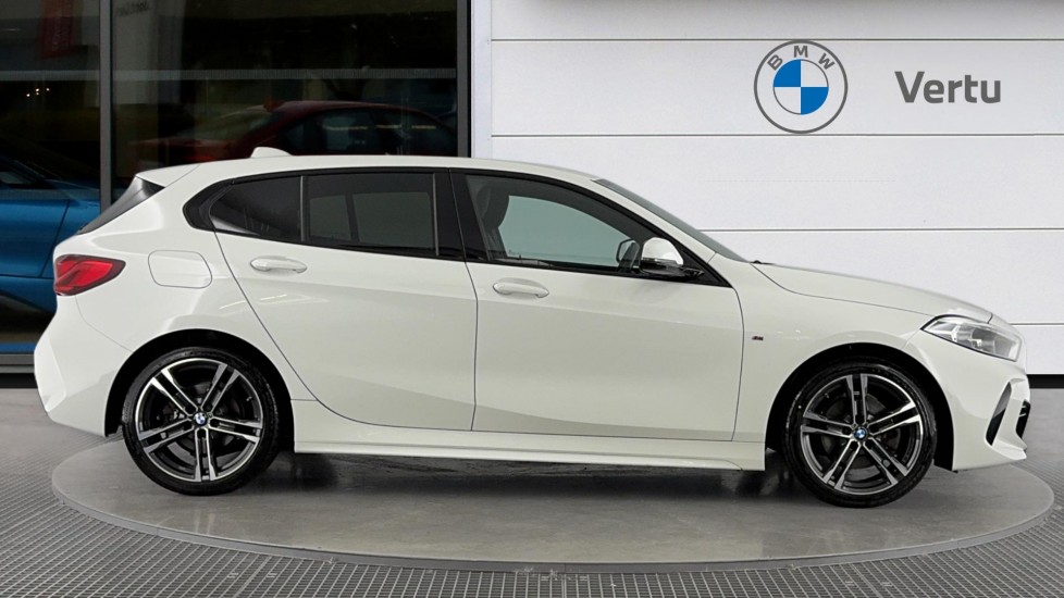 BMW 1 Series 118i [136] M Sport 5dr [Live Cockpit Professional] Petrol Hatchback - Image 3