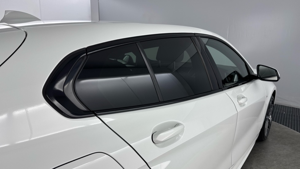 BMW 1 Series 118i [136] M Sport 5dr [Live Cockpit Professional] Petrol Hatchback - Image 26