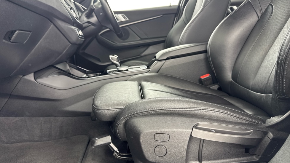 BMW 1 Series 118i M Sport 5dr Step Auto Petrol Hatchback - Image 32