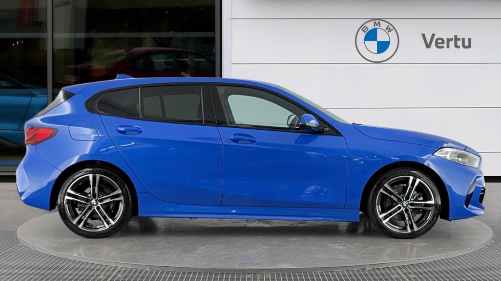 BMW 1 Series 118i [136] M Sport 5dr [Live Cockpit Professional] Petrol Hatchback - Image 3