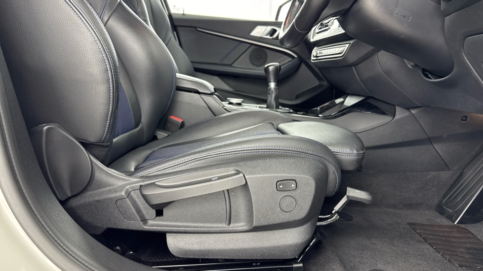BMW 1 Series 118i [136] M Sport 5dr [Live Cockpit Professional] Petrol Hatchback - Image 39