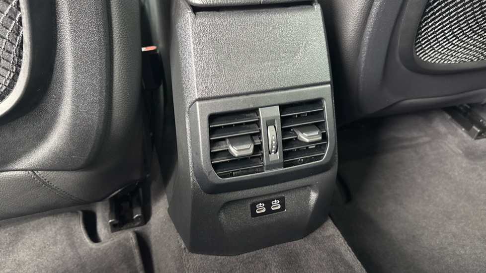 BMW 2 Series 218i [136] M Sport 4dr DCT Petrol Saloon - Image 40