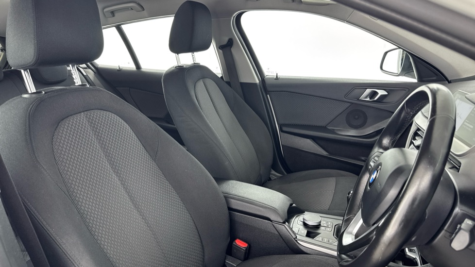 BMW 1 Series 118i [136] SE 5dr Petrol Hatchback - Image 11