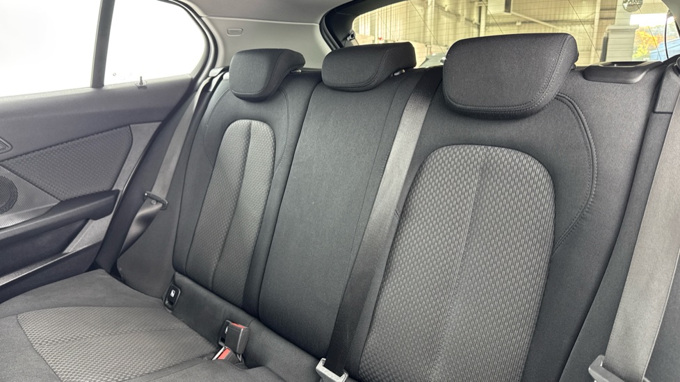BMW 1 Series 118i [136] SE 5dr Petrol Hatchback - Image 12