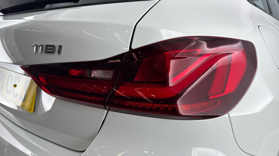 BMW 1 Series 118i [136] SE 5dr Petrol Hatchback - Image 22