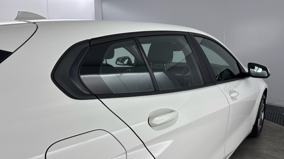 BMW 1 Series 118i [136] SE 5dr Petrol Hatchback - Image 26
