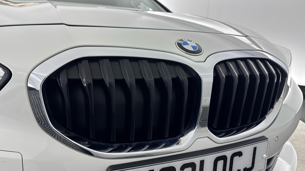 BMW 1 Series 118i [136] SE 5dr Petrol Hatchback - Image 29