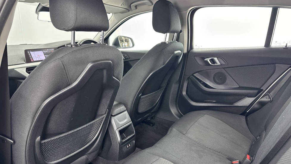 BMW 1 Series 118i [136] SE 5dr Petrol Hatchback - Image 33