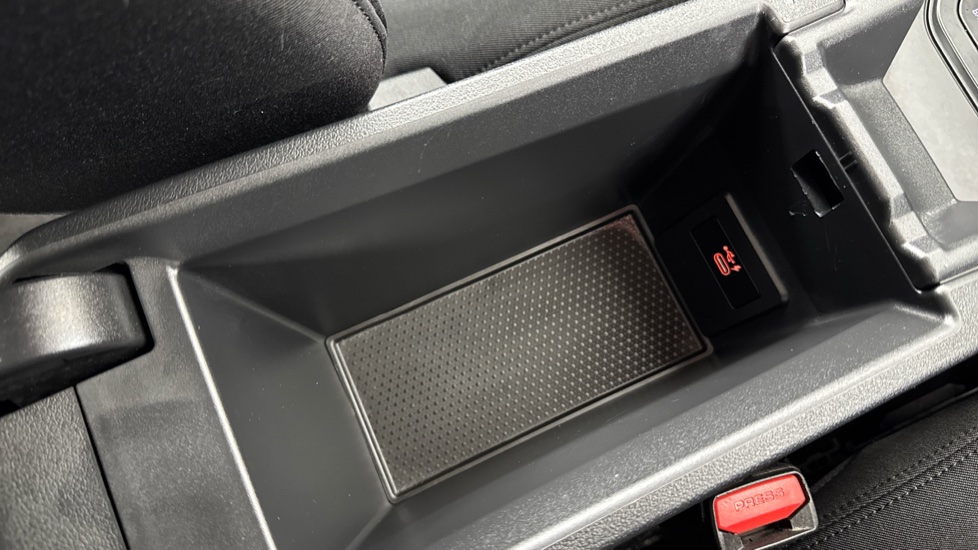 BMW 1 Series 118i [136] SE 5dr Petrol Hatchback - Image 44