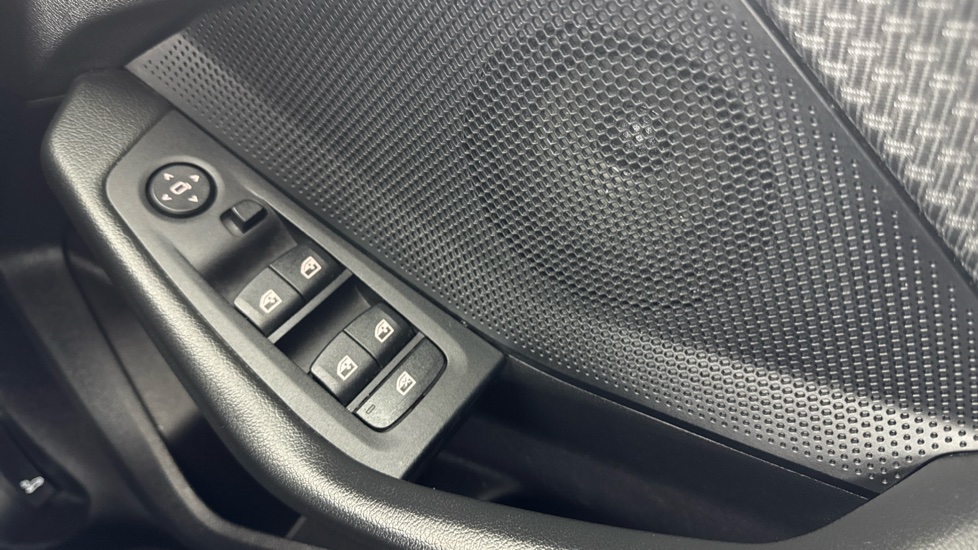 BMW 1 Series 118i [136] SE 5dr Petrol Hatchback - Image 46