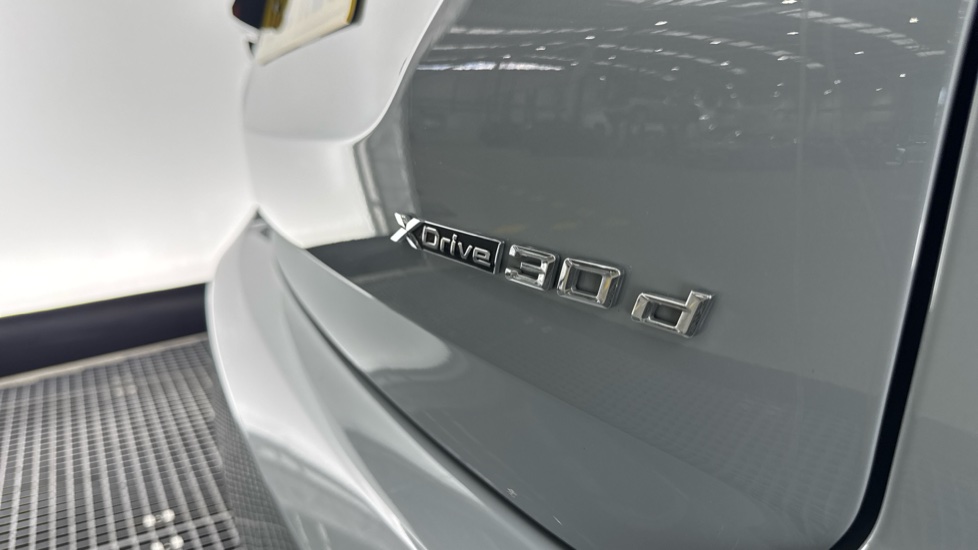 BMW X3 xDrive30d MHT M Sport 5dr Auto Diesel Estate - Image 24